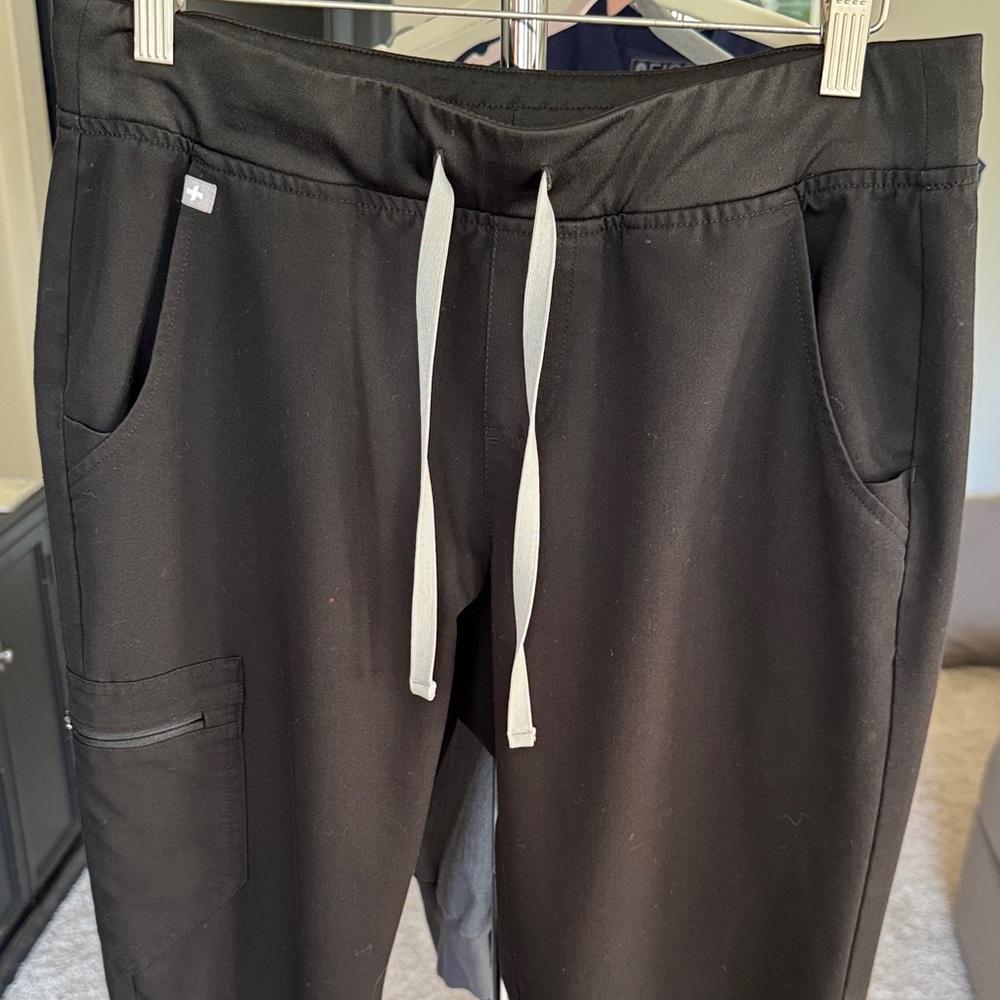 Figs Zamora black jogger scrub pants Light grey